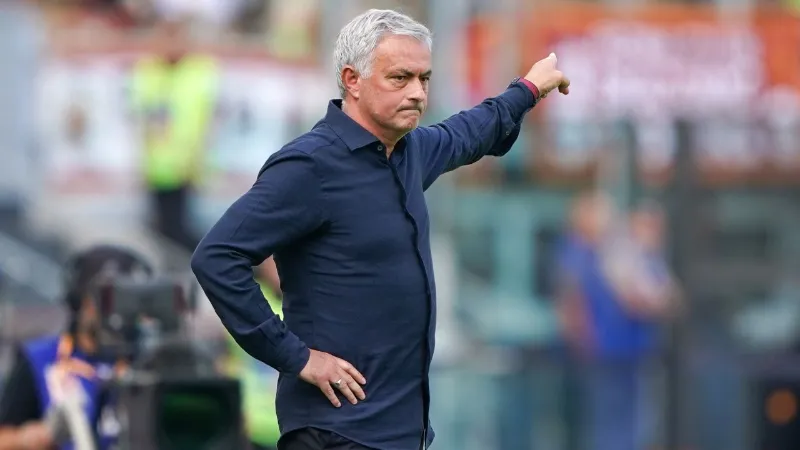 Jose Mourinho - kẻ lỗi thời huyền thoại của bóng đá