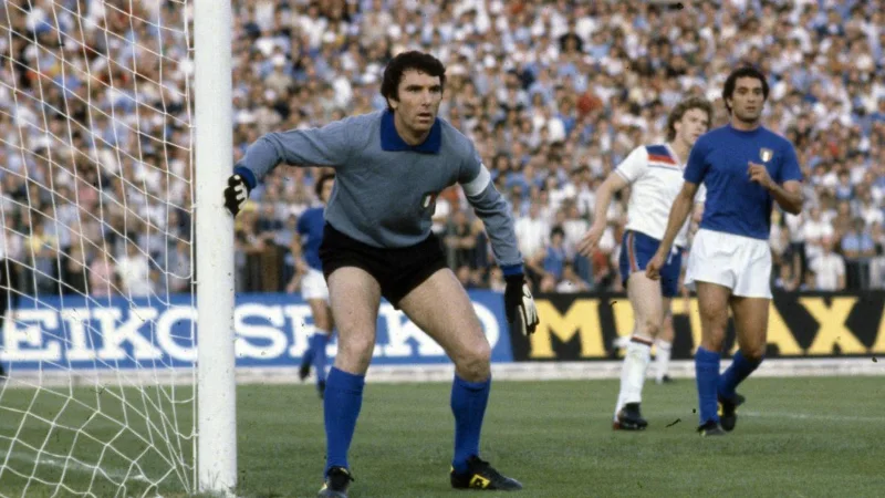 Dino Zoff - Cái tên gạo cội nhất từng vô địch World Cup